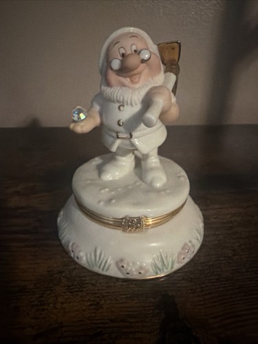 Lenox treasures disney snow - lenox,